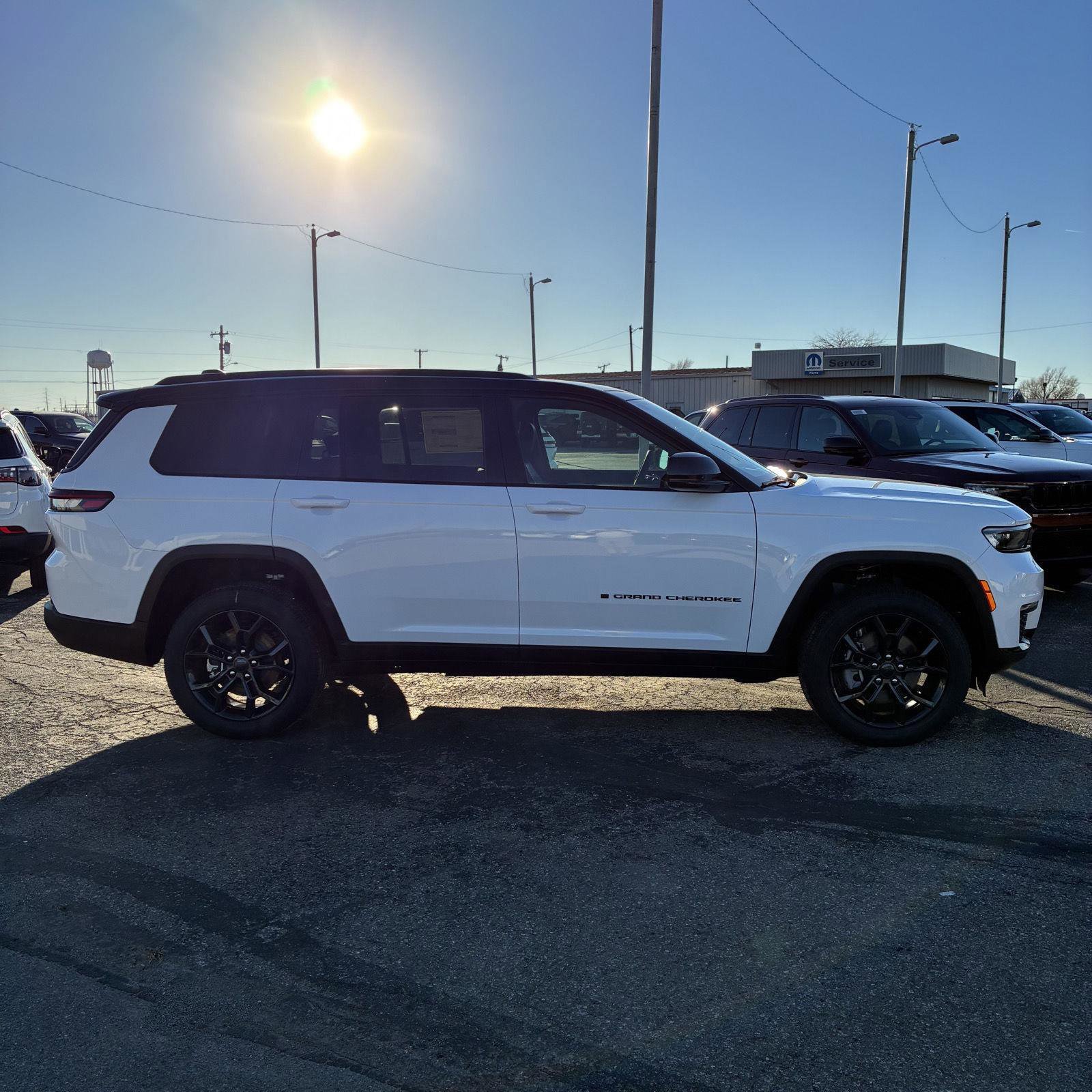 New 2025 Jeep Grand Cherokee L Limited image 11