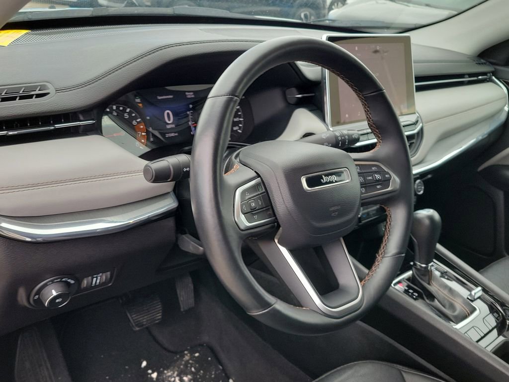 Used 2022 Jeep Compass Limited image 9