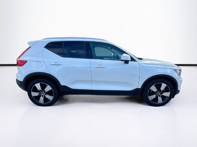 Used 2021 Volvo XC40 T5 Momentum w/ Protection Package Premier AWD/4WD image 10