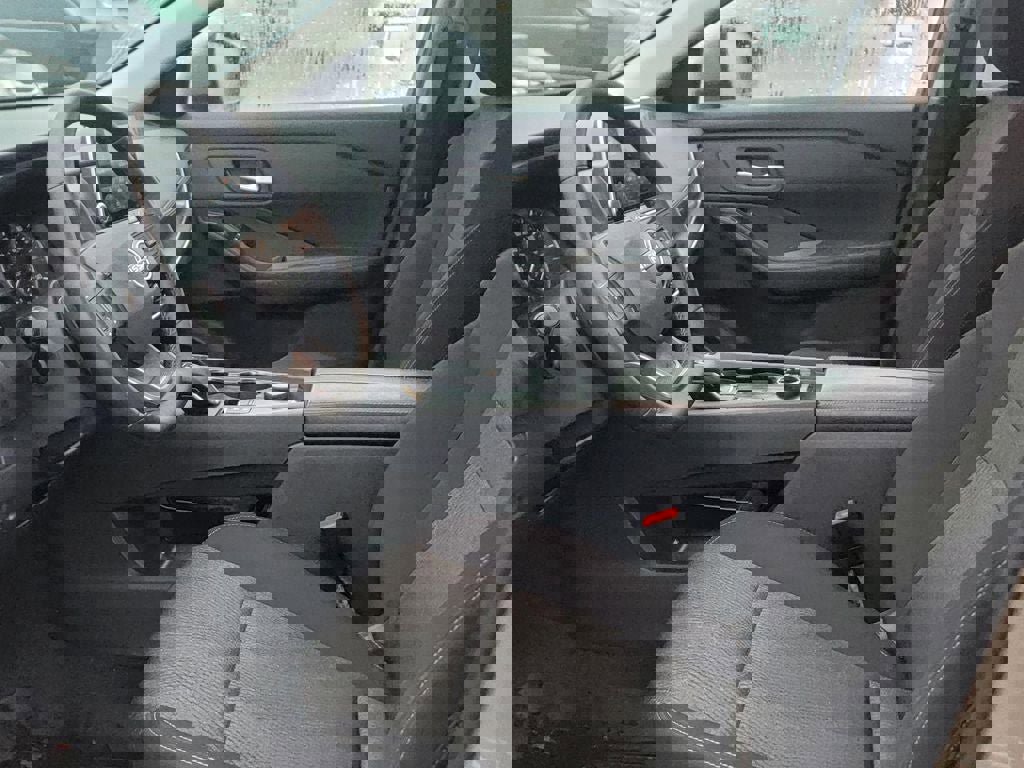 Certified 2025 Nissan Rogue SV image 9