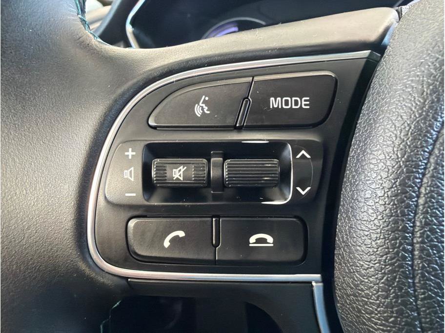 Used 2020 Kia Niro EX Premium w/ Cold Weather Package FWD image 17