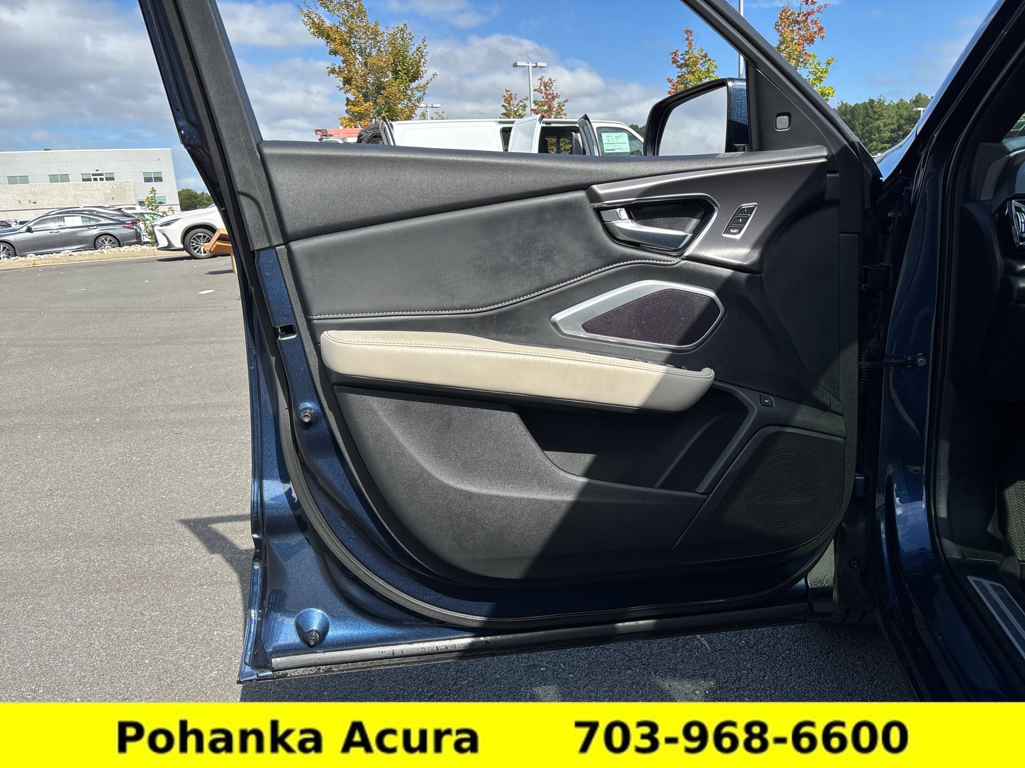 Used 2025 Acura RDX SH-AWD image 24