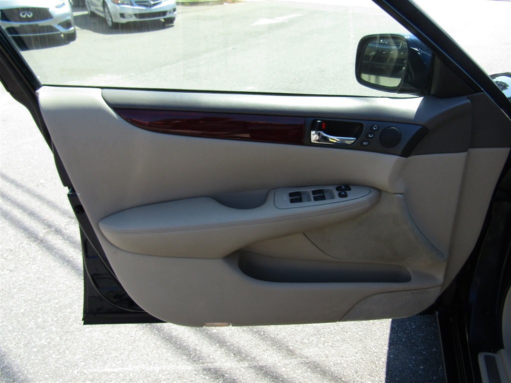 Used 2004 Lexus ES 330 FWD image 21
