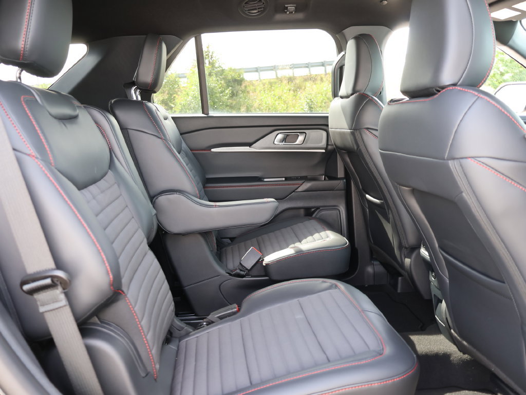 New 2026 Ford Explorer ST-Line AWD/4WD image 13