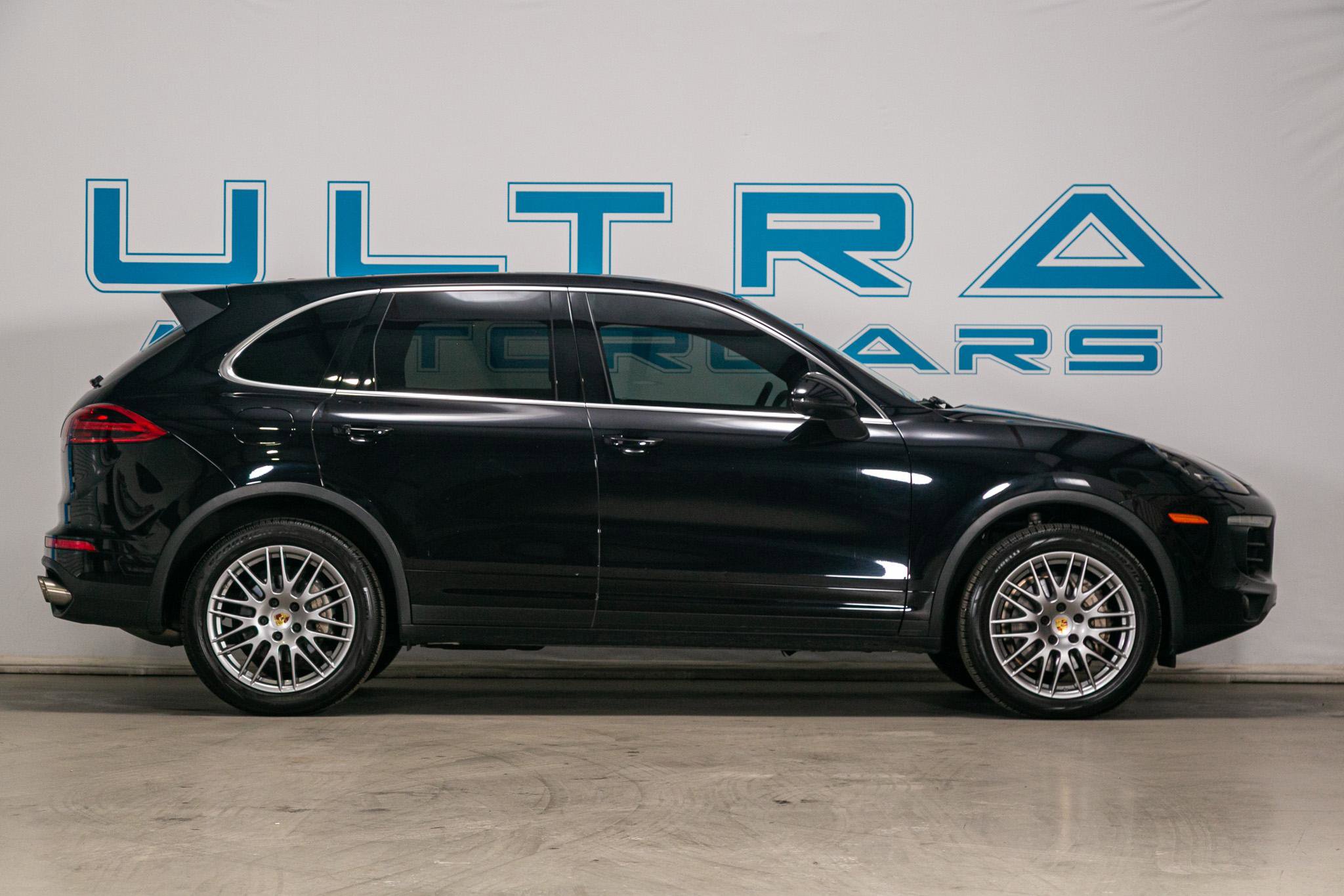 Used 2018 Porsche Cayenne S image 9