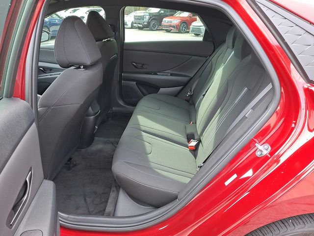 Used 2025 Hyundai Elantra Sport image 16