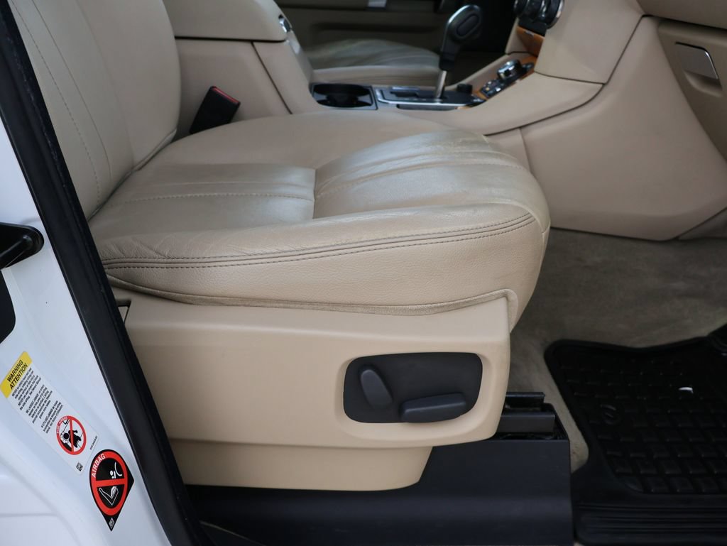 Used 2012 Land Rover LR4 HSE AWD/4WD image 12
