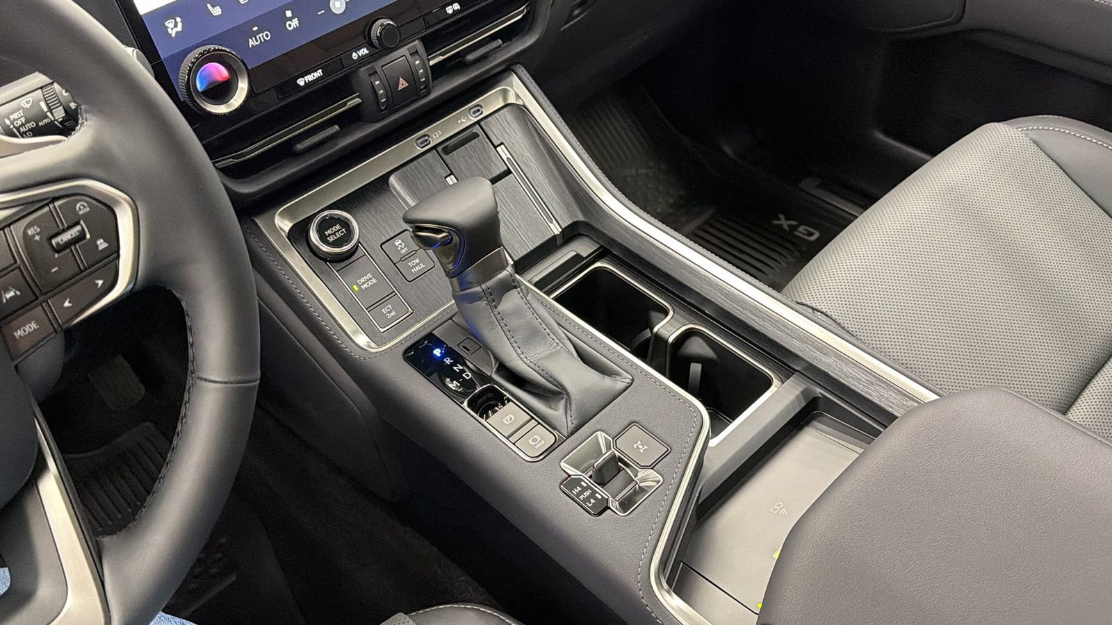 Used 2026 Lexus GX 550 w/ Accessory Package (2T) image 25