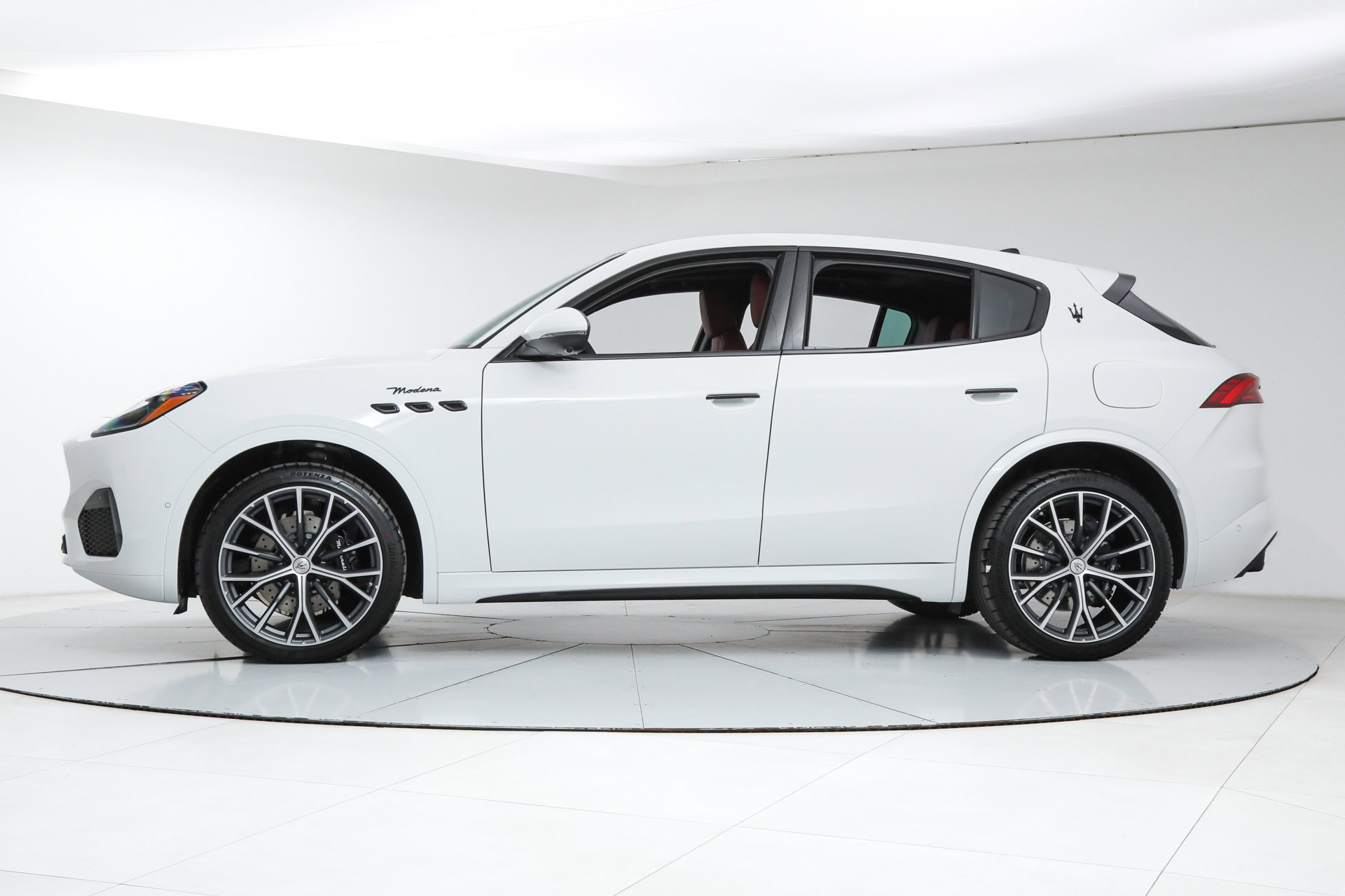 New 2026 Maserati Grecale Modena AWD/4WD image 2