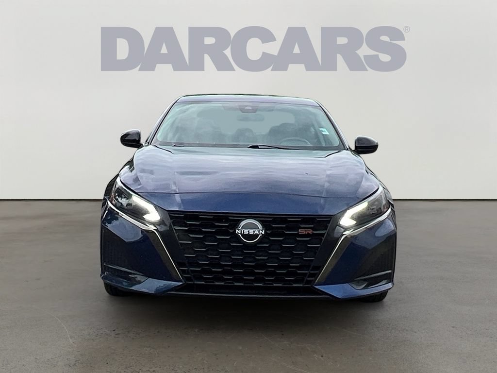 Used 2024 Nissan Altima 2.5 SR FWD image 2