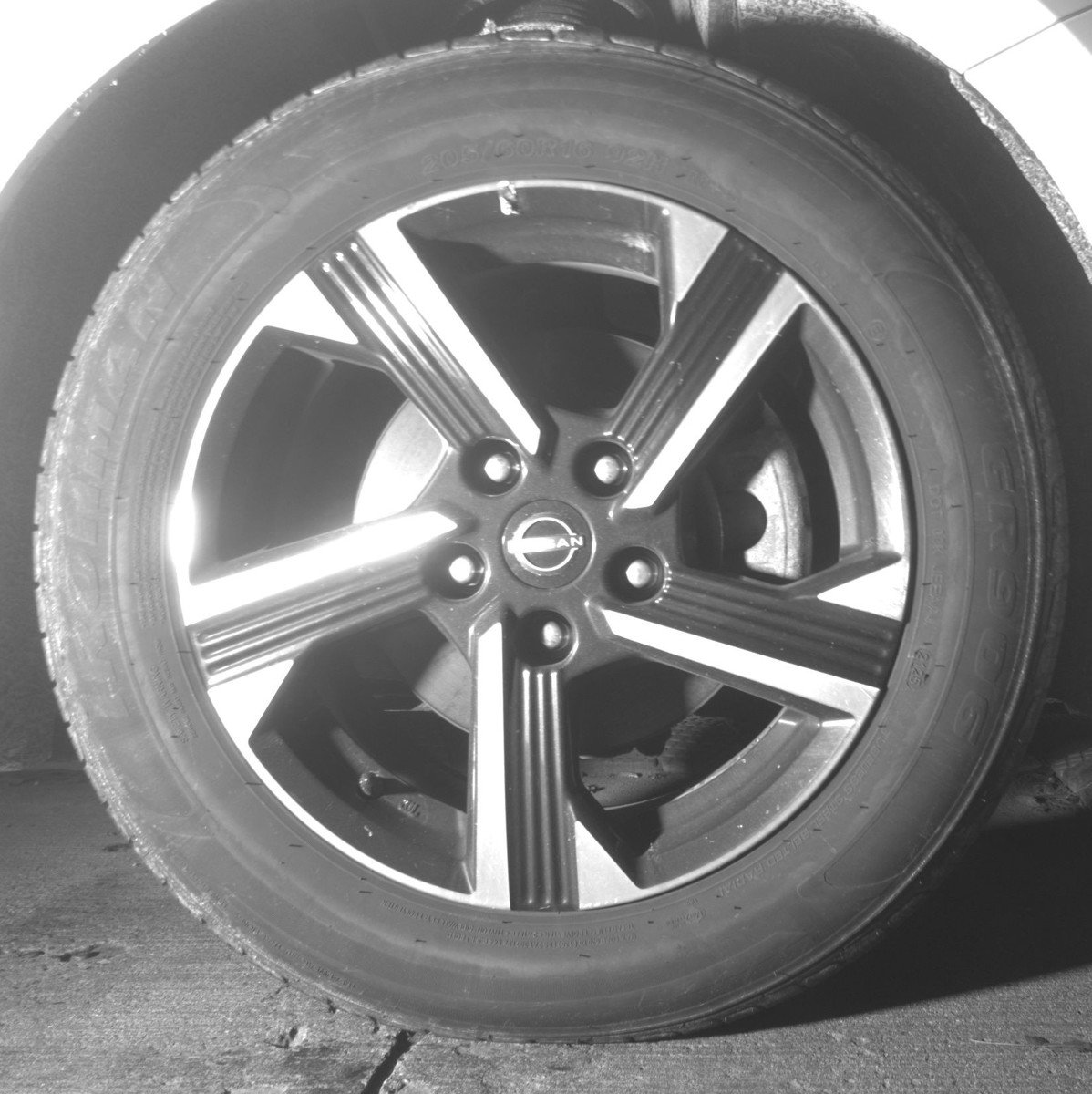 Used 2025 Nissan Sentra SV FWD image 13