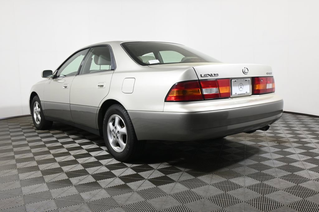 Used 1998 Lexus ES 330 FWD image 5