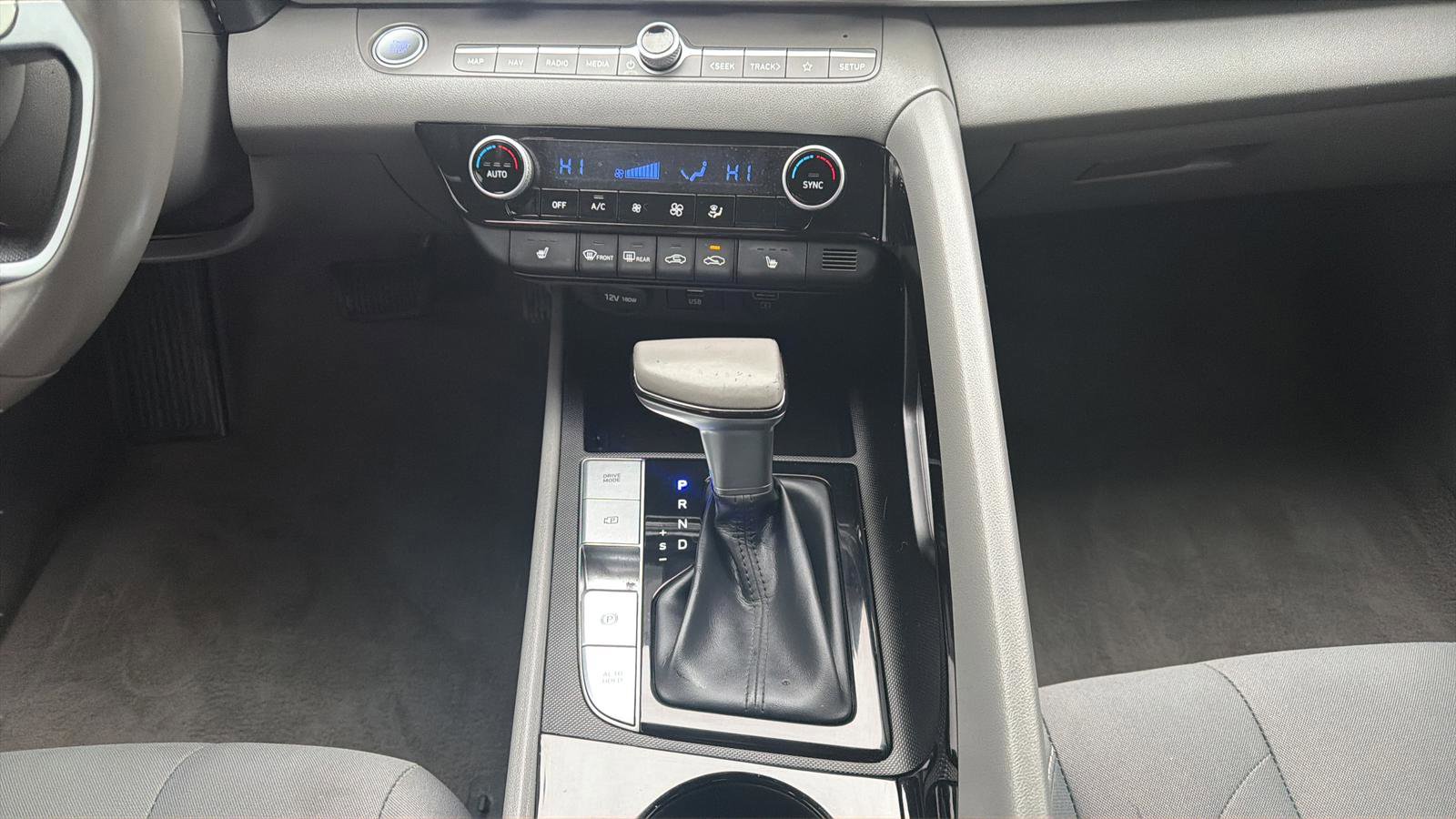 Used 2023 Hyundai Elantra SEL w/ Convenience Package image 15