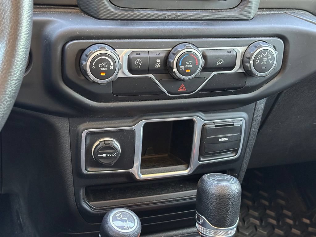 Used 2018 Jeep Wrangler Unlimited Sport AWD/4WD image 21