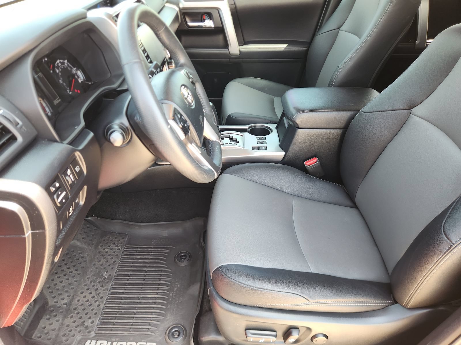 Used 2022 Toyota 4Runner SR5 Premium w/ Moonroof Package RWD image 16