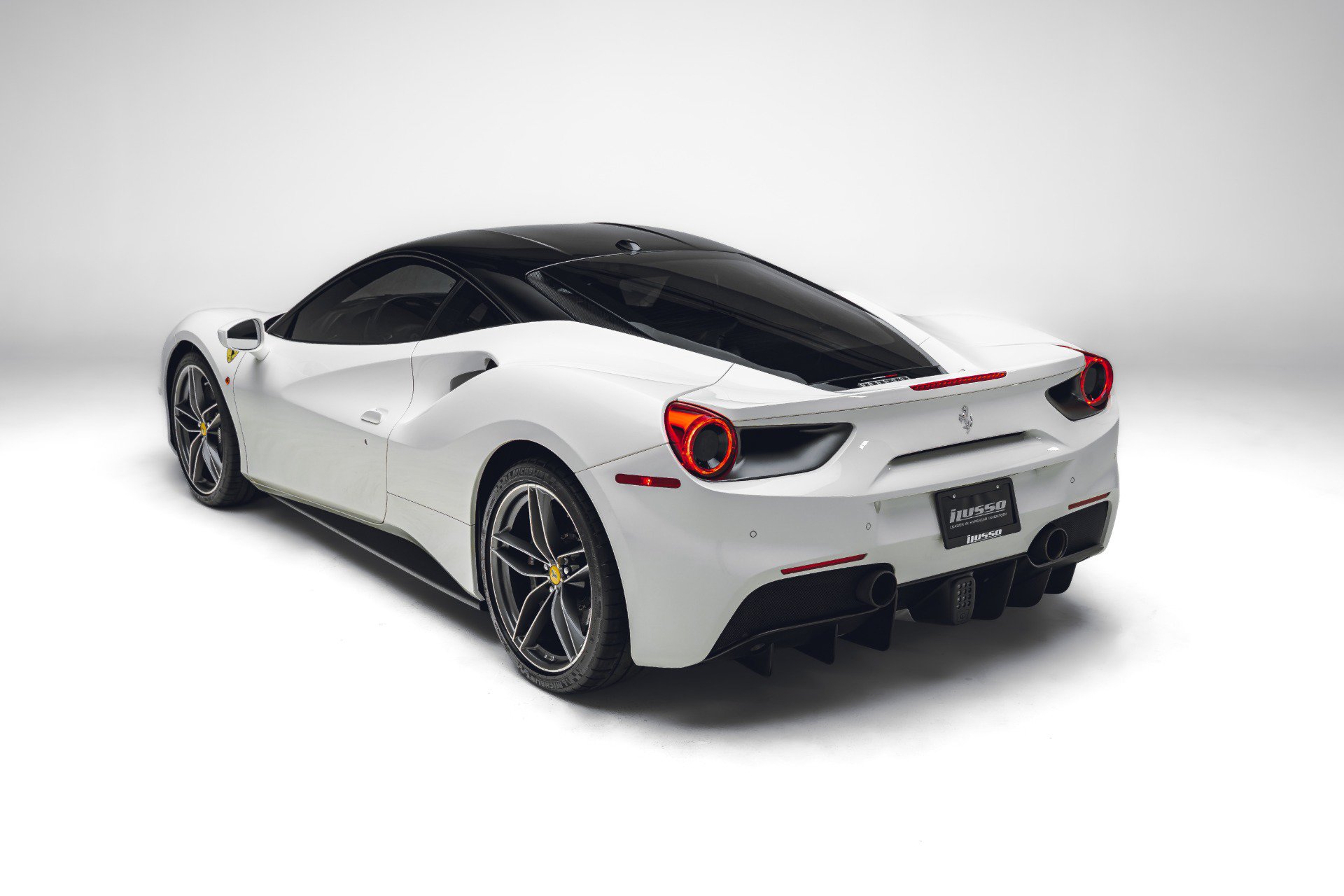 Used 2018 Ferrari 488 GTB RWD image 8