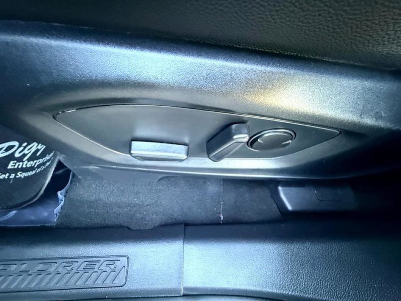 Used 2025 Ford Explorer Active image 22