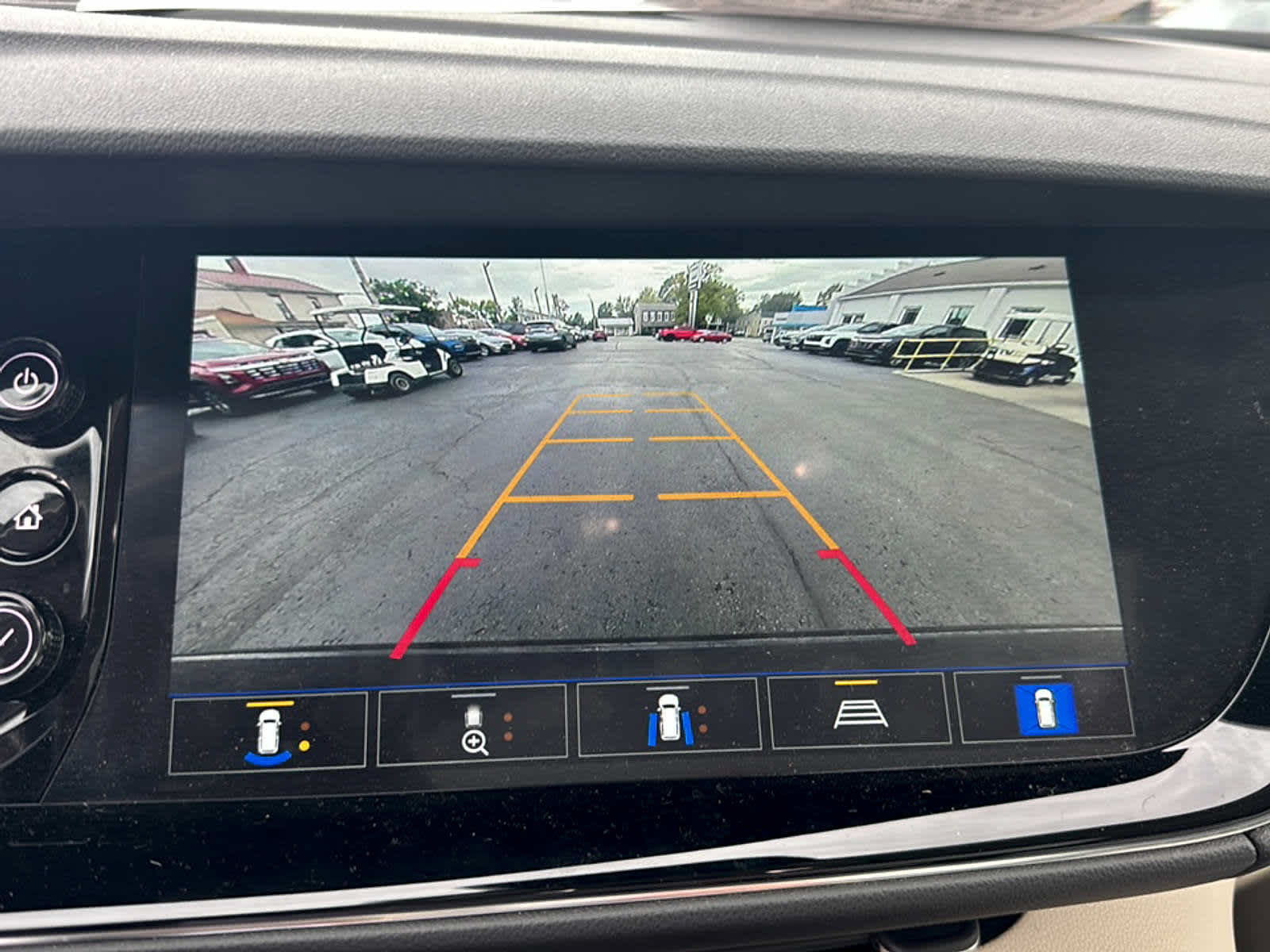 Used 2022 Buick Envision Avenir w/ Technology Package II FWD image 12