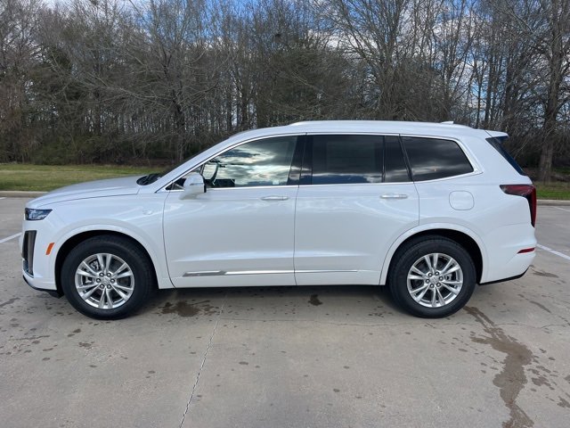 New 2025 Cadillac XT6 Luxury image 2