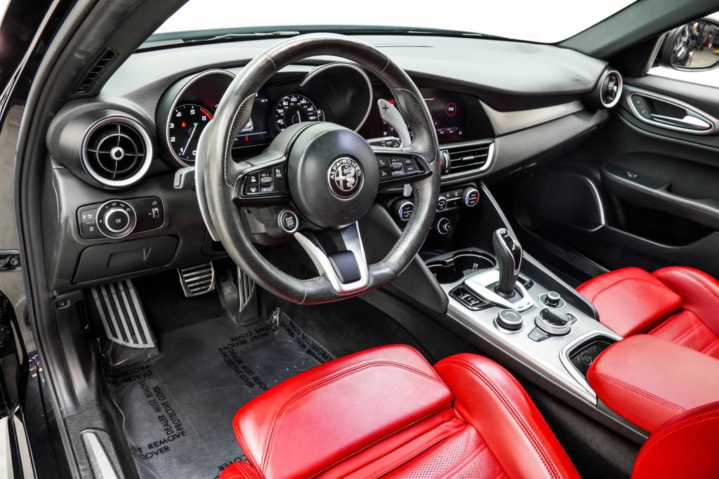 Used 2022 Alfa Romeo Giulia Veloce RWD image 19