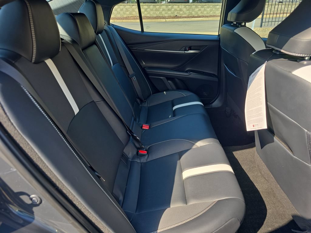 Used 2025 Toyota Camry SE w/ Convenience Package FWD image 12