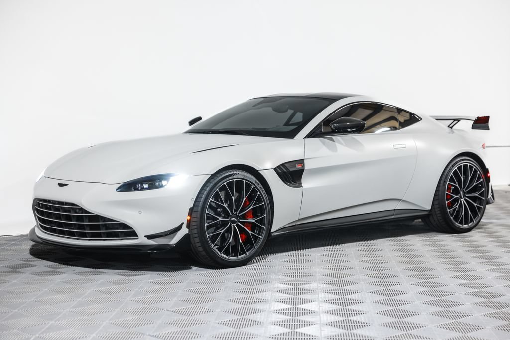 Used 2023 Aston Martin V8 Vantage Coupe RWD image 21