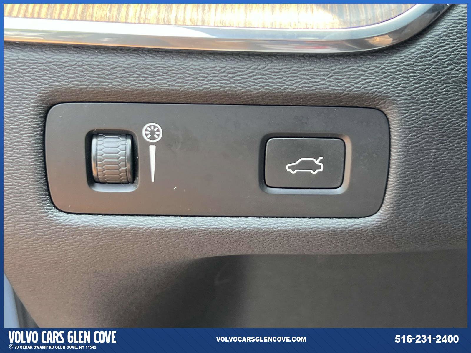 Certified 2022 Volvo XC60 B5 Momentum w/ Climate Package image 21