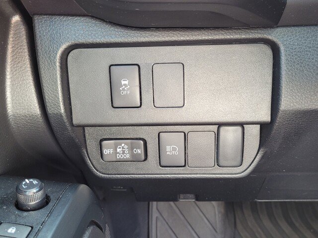 Used 2022 Toyota Tacoma SR image 17