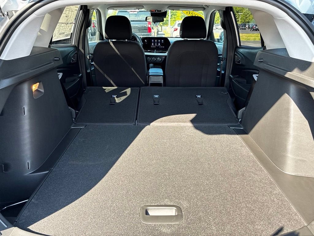 New 2026 Chevrolet Trax LS w/ LS Convenience Package FWD image 23