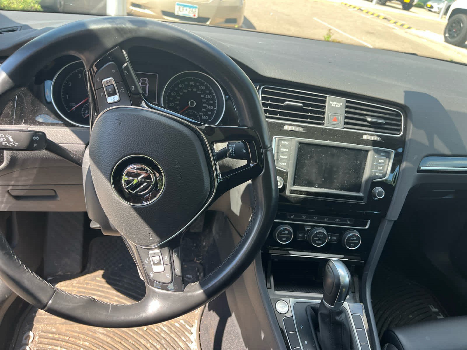 Used 2017 Volkswagen Golf SEL FWD image 10