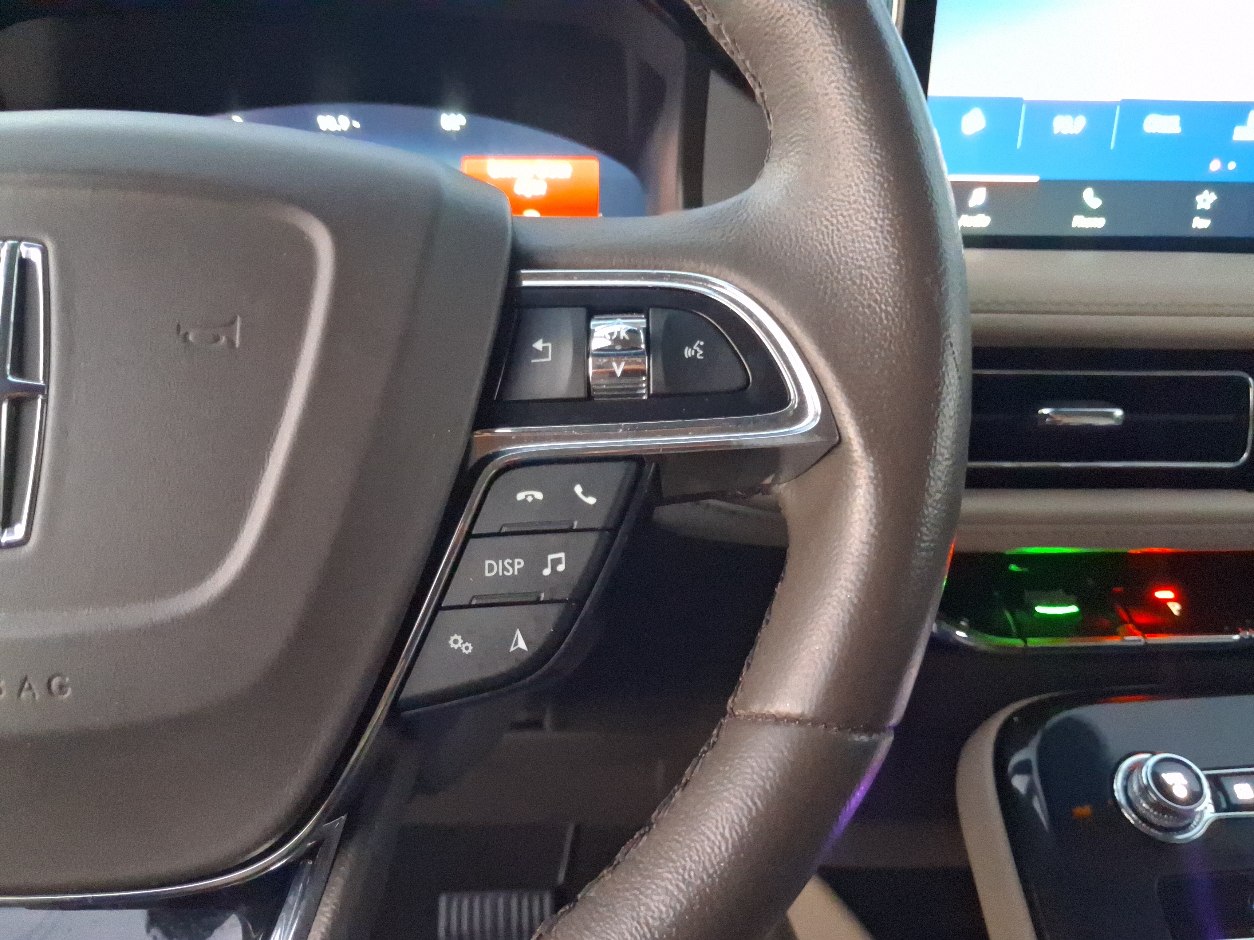 Used 2023 Lincoln Nautilus AWD image 18