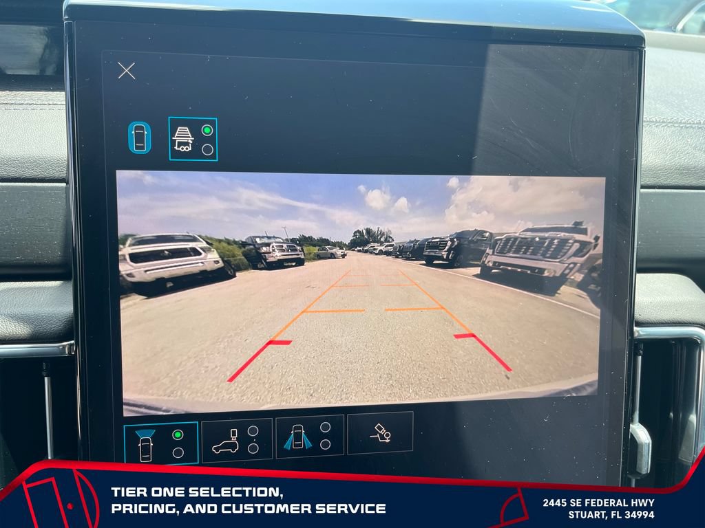 Used 2025 GMC Yukon Denali AWD/4WD image 24