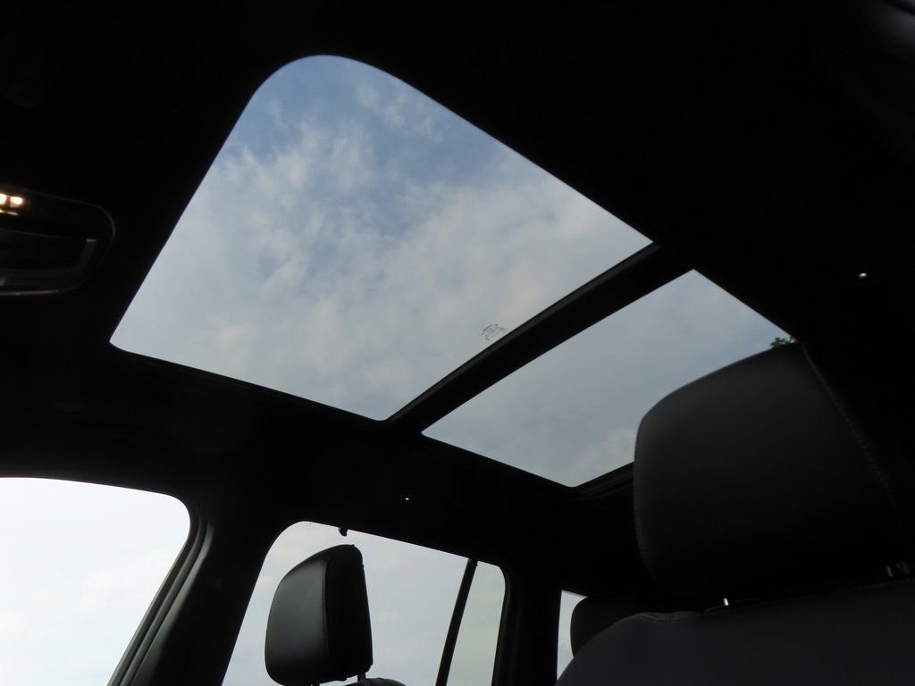 New 2025 Jeep Grand Cherokee Limited w/ Luxury Tech Group II image 7