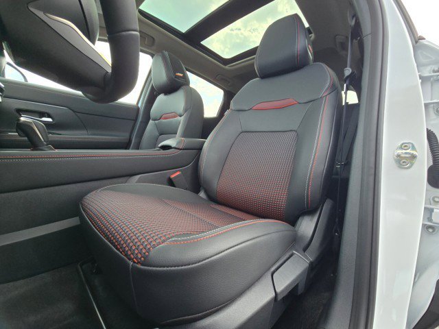 New 2025 Nissan Kicks SR w/ SR Premium Package image 23