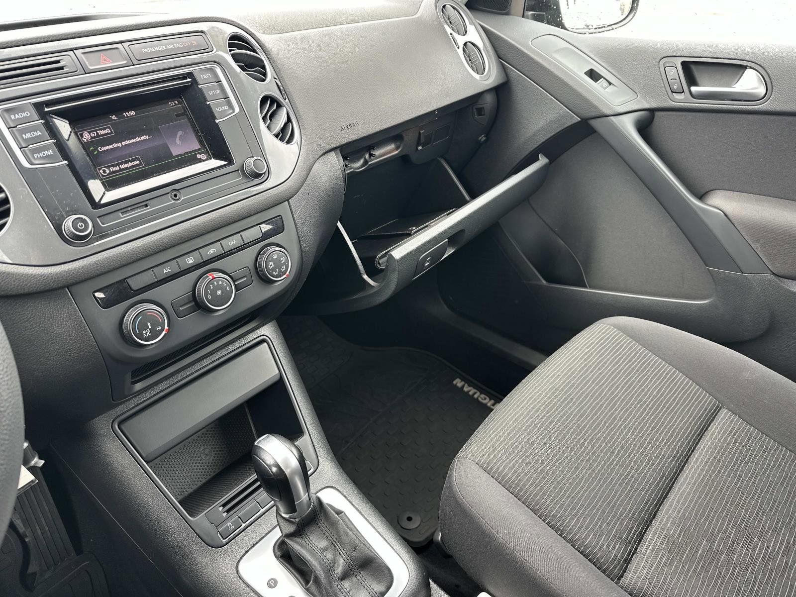 Used 2017 Volkswagen Tiguan Limited image 30