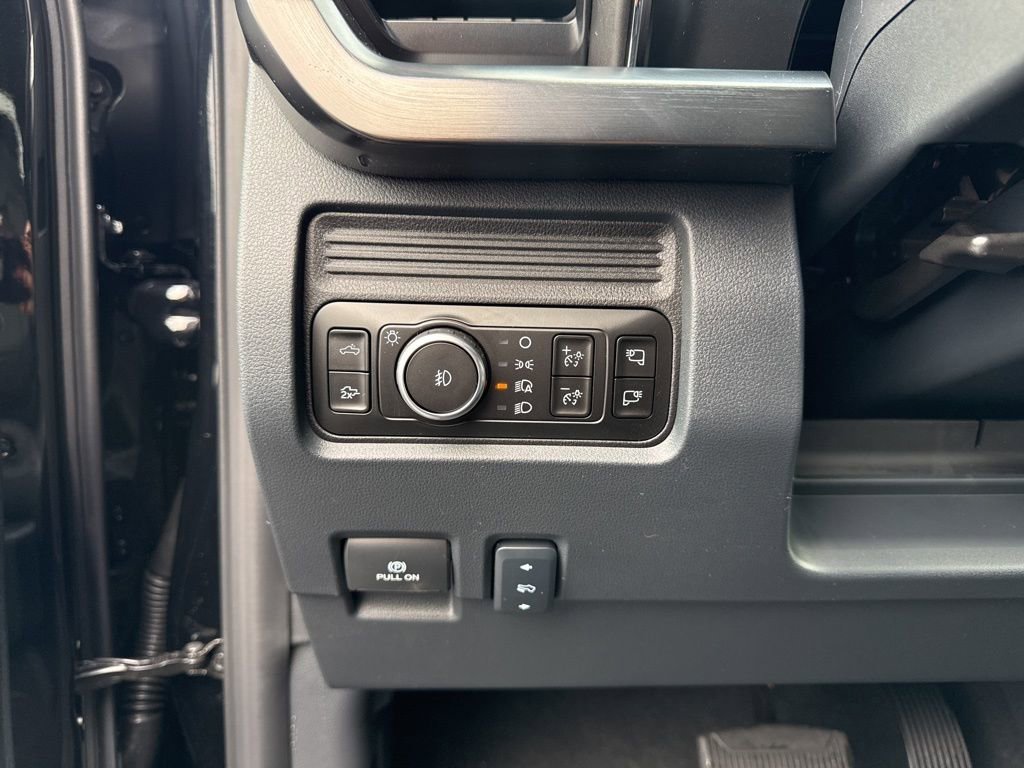 New 2026 Ford F350 Lariat image 13