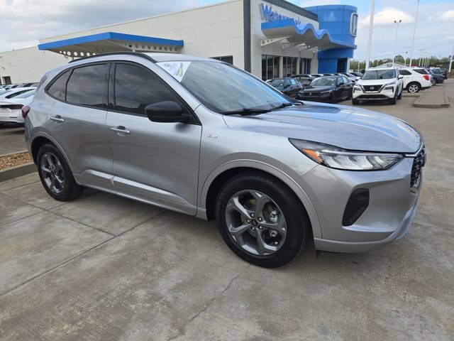 Used 2023 Ford Escape ST-Line w/ Tech Pack #1 FWD image 7