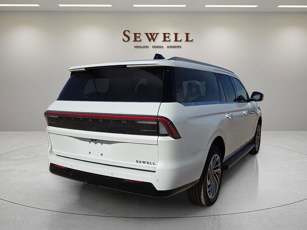 New 2026 Lincoln Navigator L Premier image 4