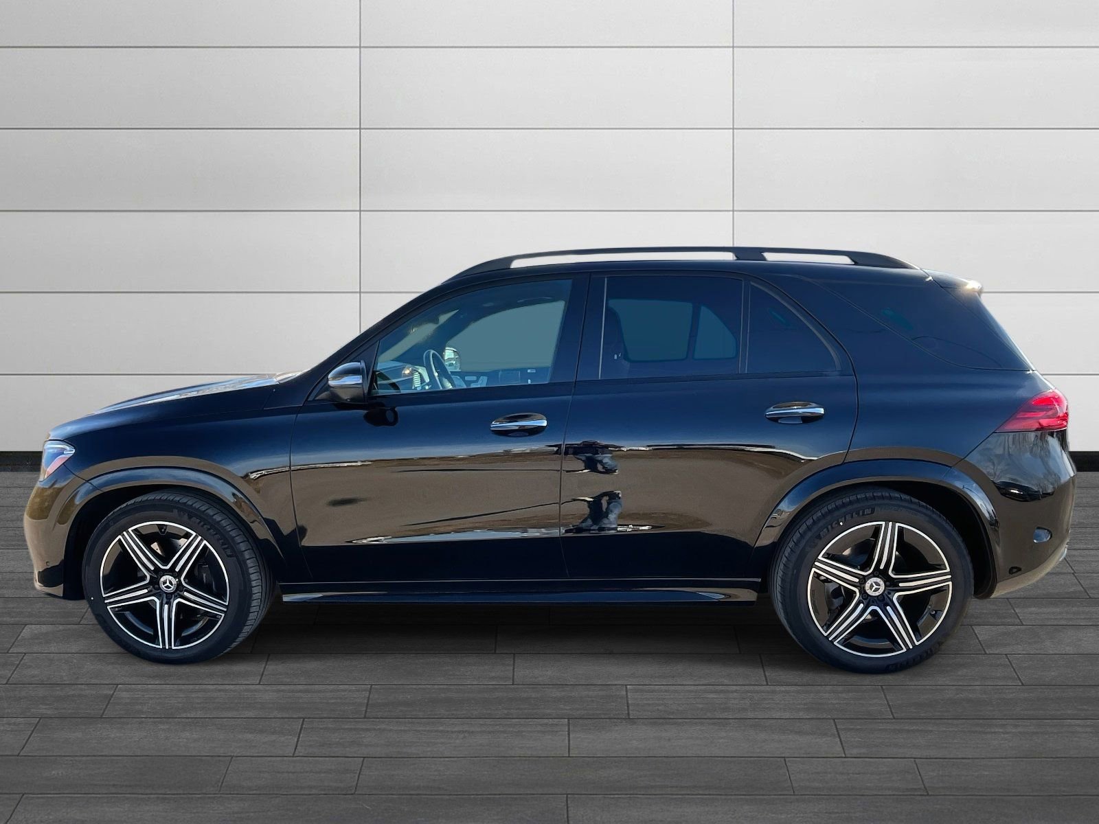 Used 2025 Mercedes-Benz GLE 350 4MATIC image 5