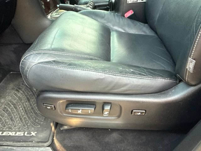 Used 2014 Lexus LX 570 4WD image 23
