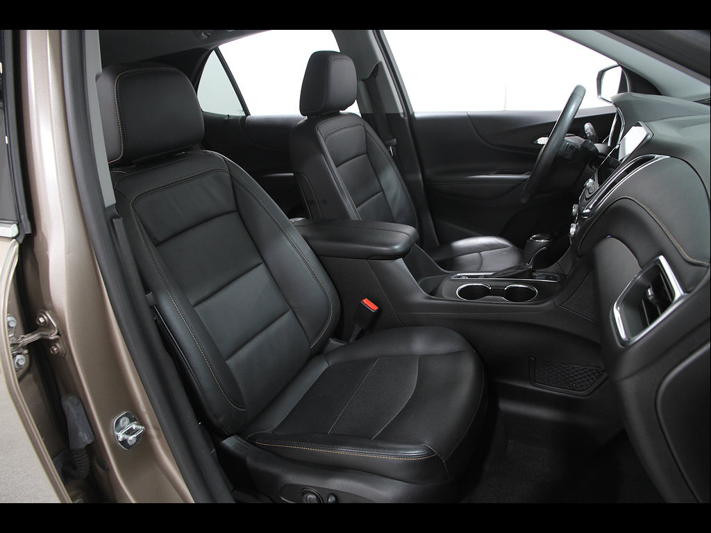 Used 2018 Chevrolet Equinox Premier FWD image 17