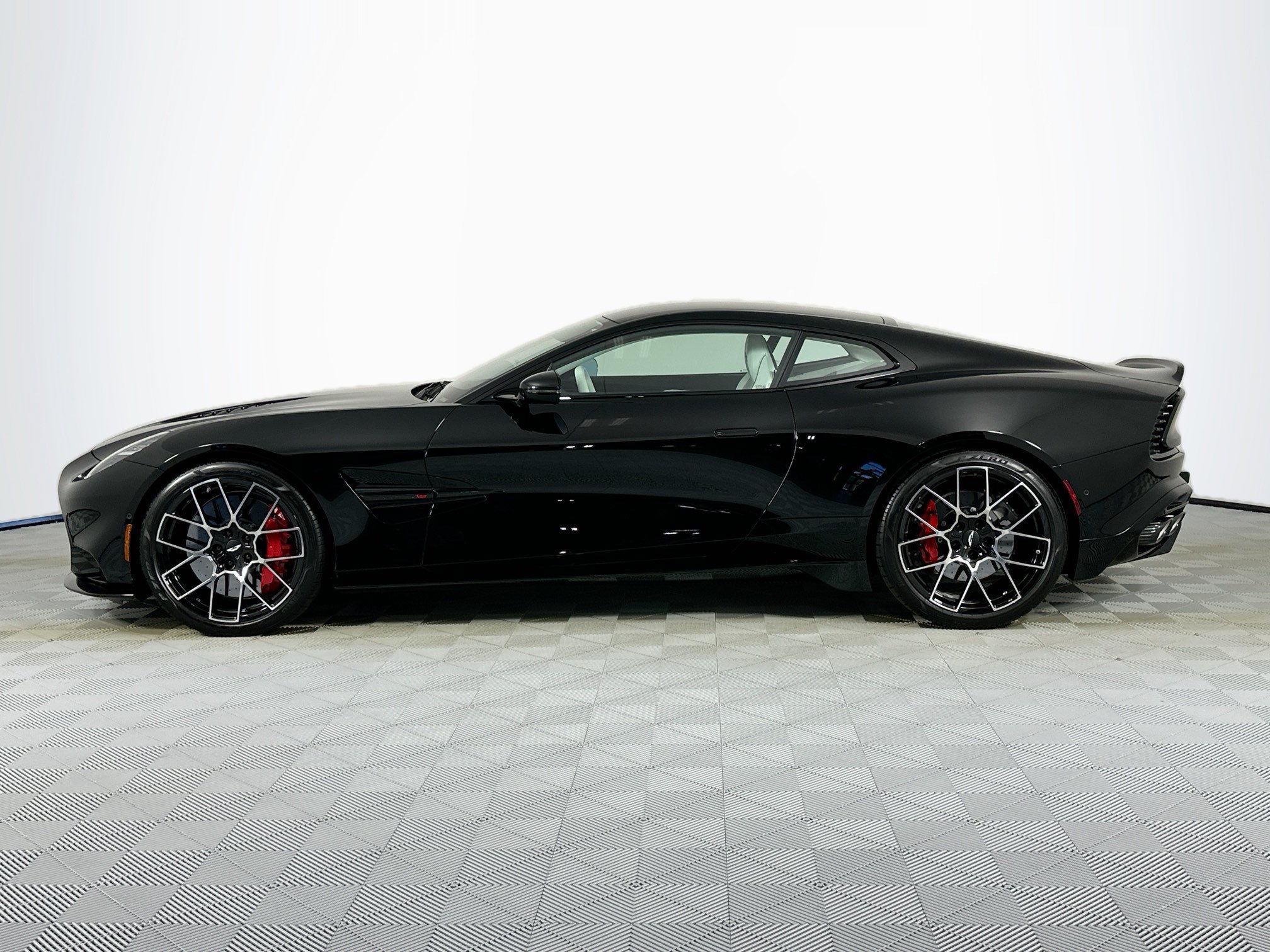 New 2026 Aston Martin Vanquish RWD image 8
