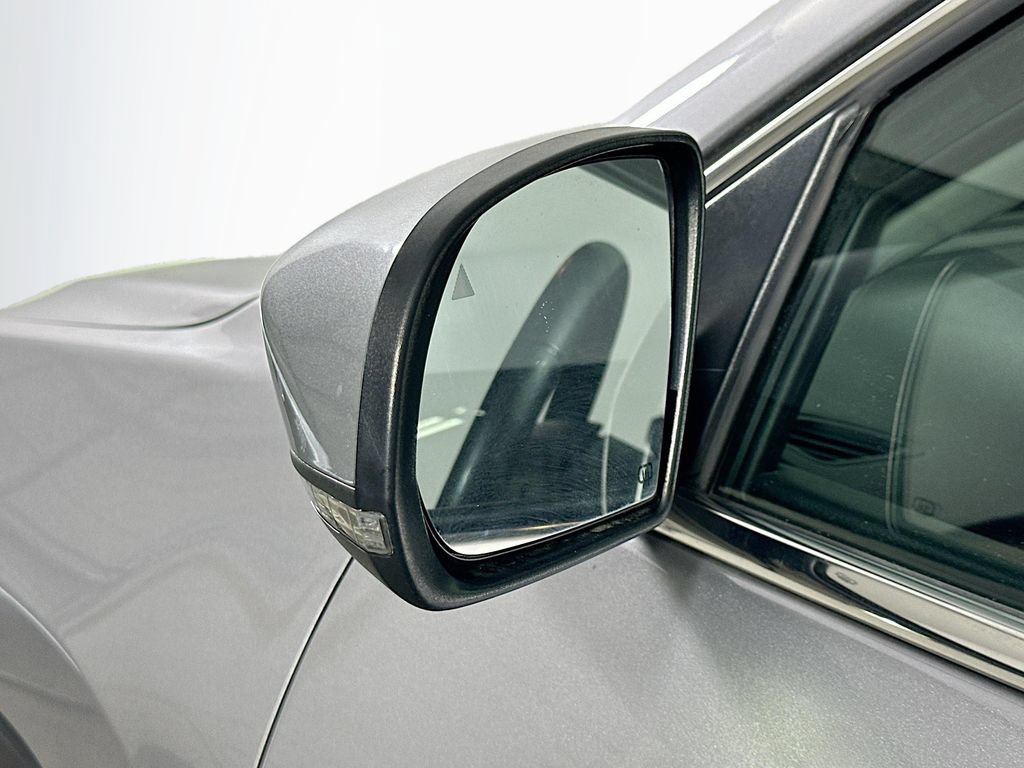 Used 2019 Jeep Cherokee Limited FWD image 19