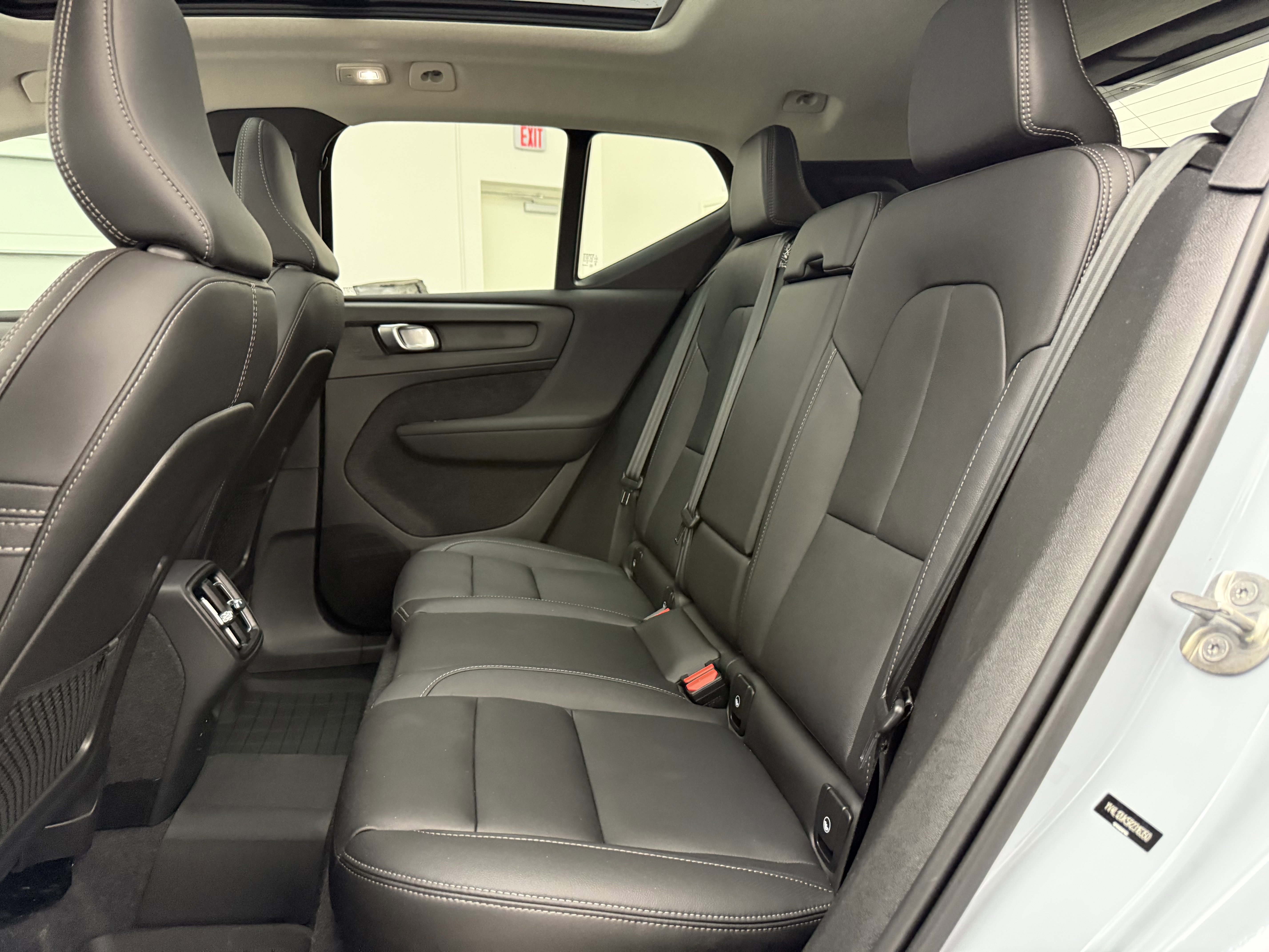 Certified 2024 Volvo XC40 B5 Core AWD/4WD image 26
