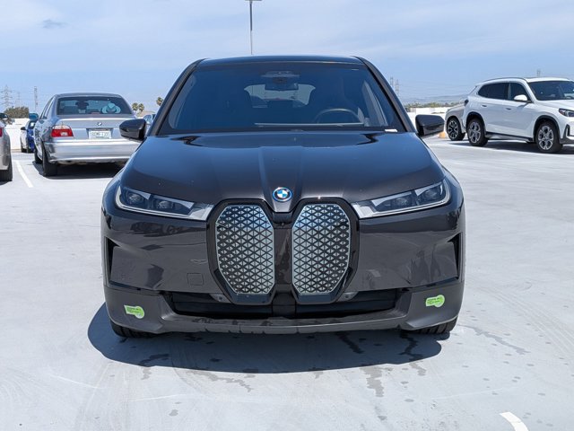 Certified 2023 BMW iX xDrive50 w/ Premium Package AWD/4WD image 2