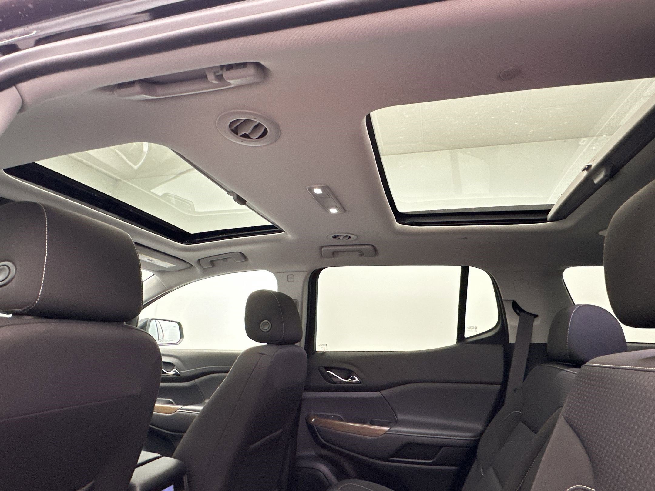 Certified 2023 GMC Acadia SLE w/ Driver Convenience Package image 15