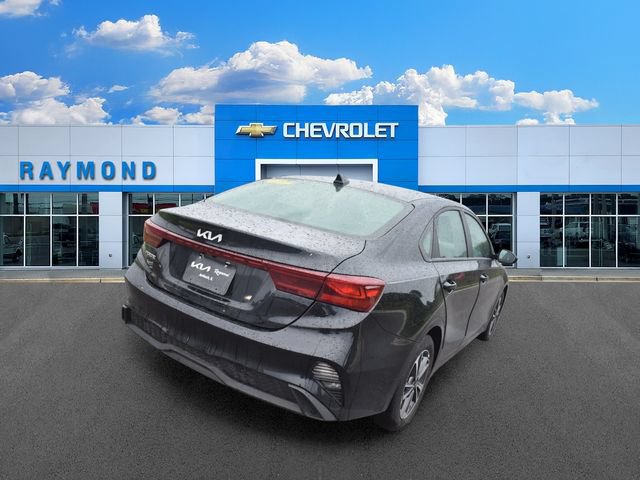 Used 2023 Kia Forte LXS FWD image 3