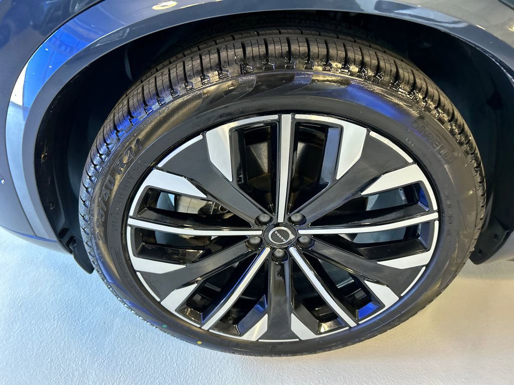 Certified 2025 Volvo XC90 T8 Ultra image 8
