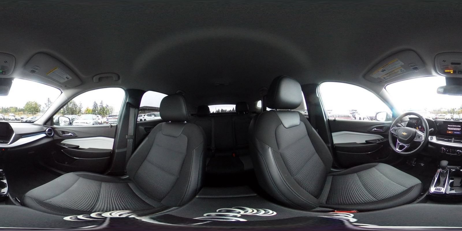 Used 2025 Chevrolet Trax LT w/ LT Convenience Package FWD image 42