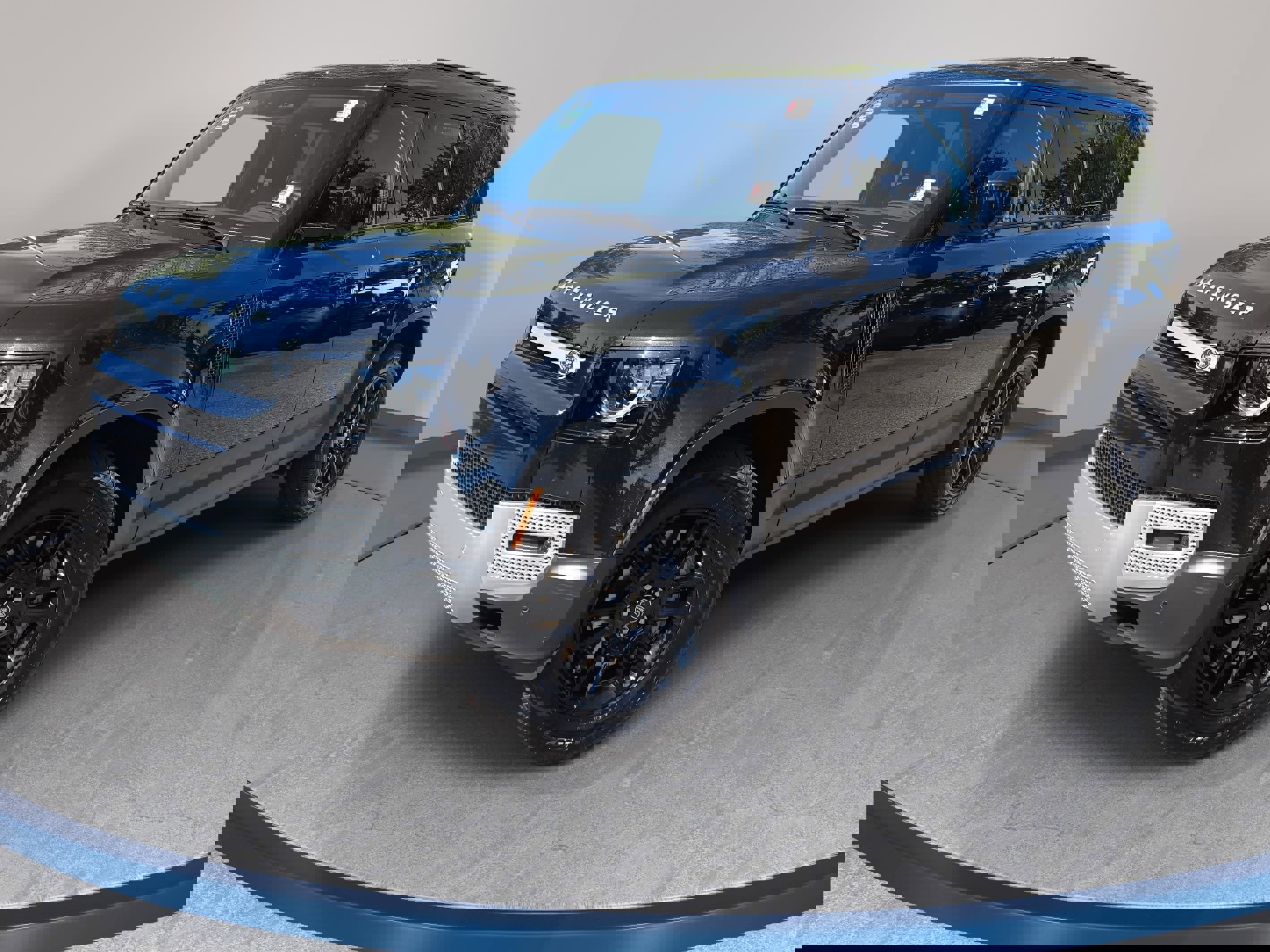 New 2025 Land Rover Defender 110 S image 1